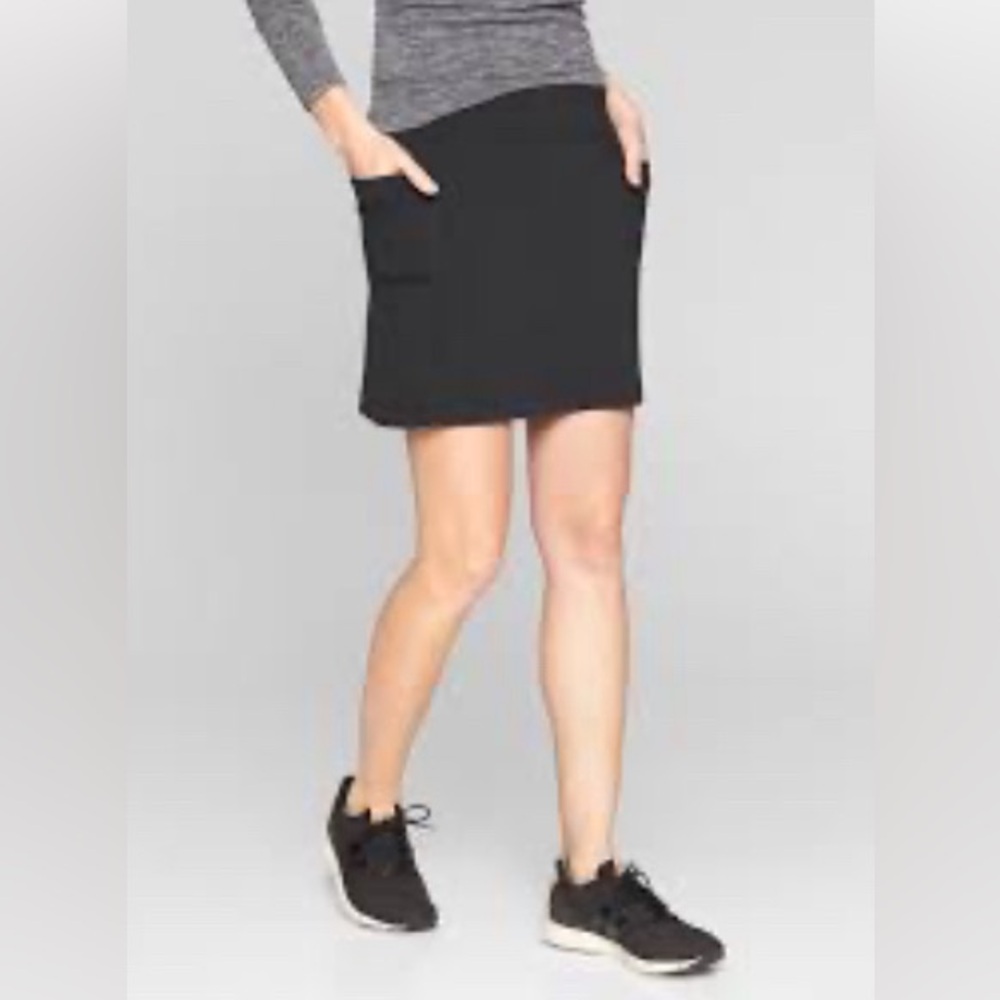Athleta Excursion Skirt